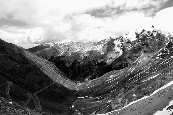 Looking down the Stelvio pass