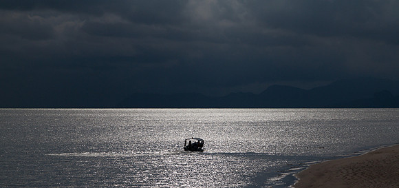 Water taxi leaving