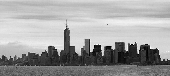 Manhatten skyline black and white